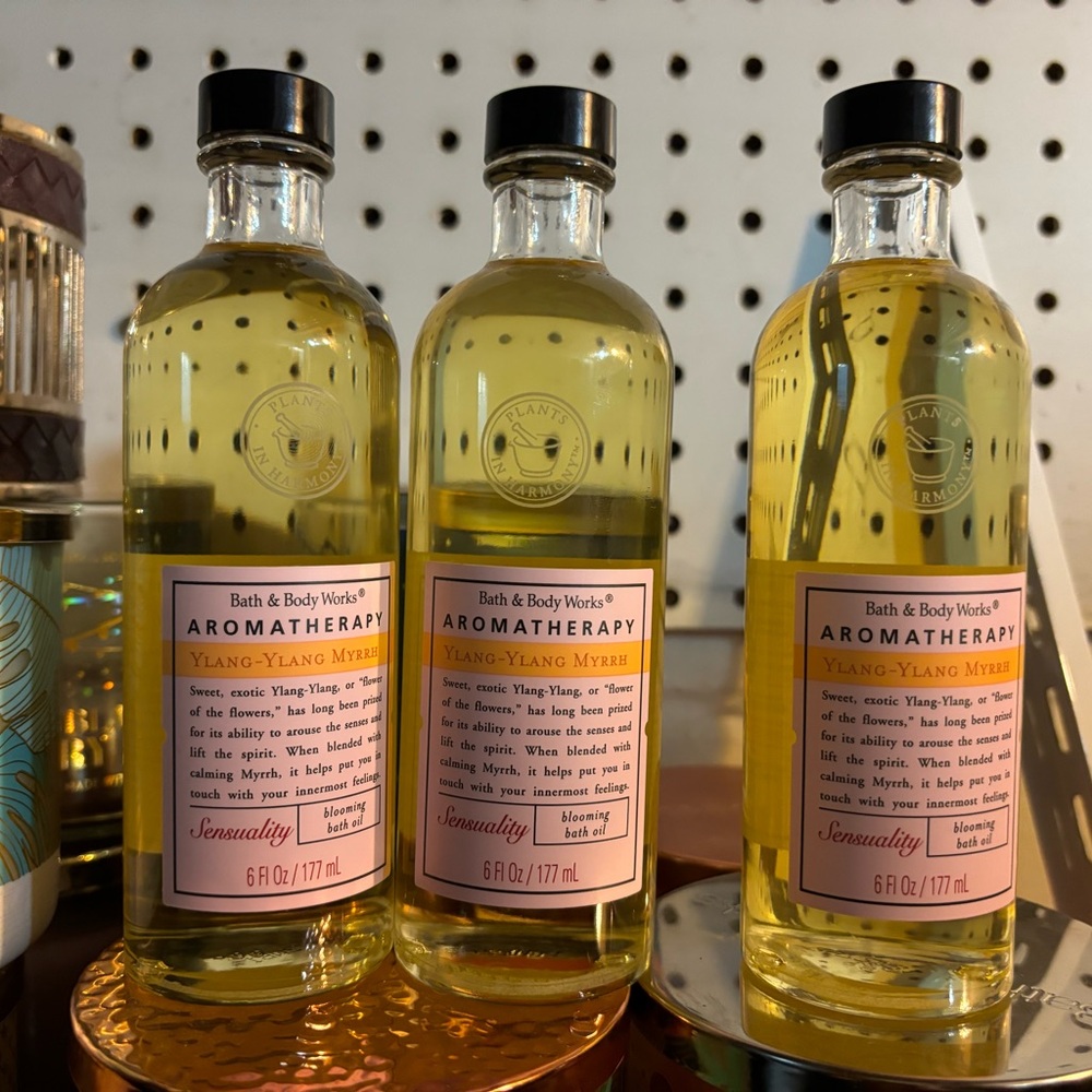 3 oils
3 salts
2 scrubs